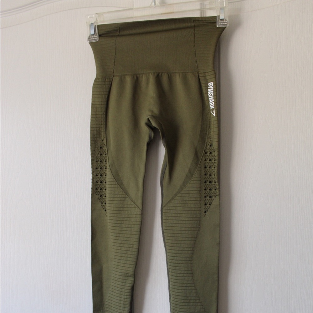 knock off gym shark leggings never worn